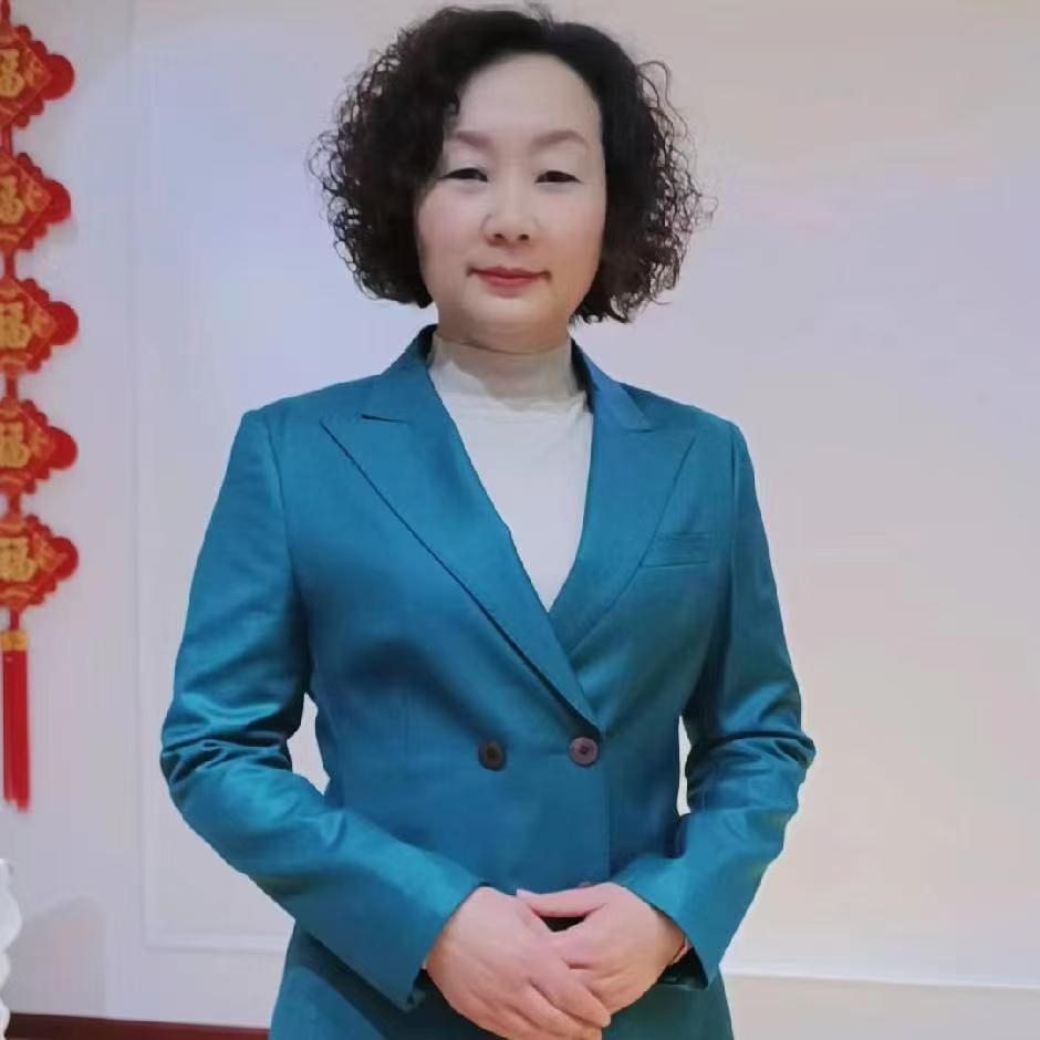 费小英