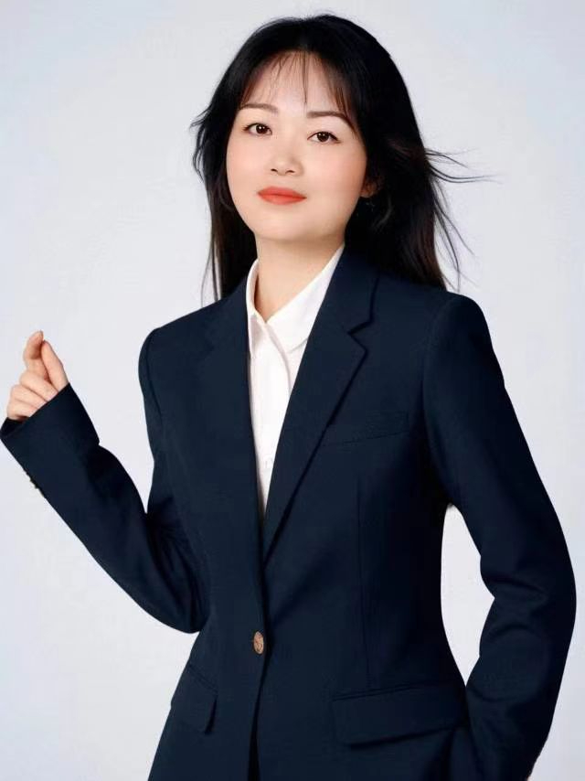 何茜