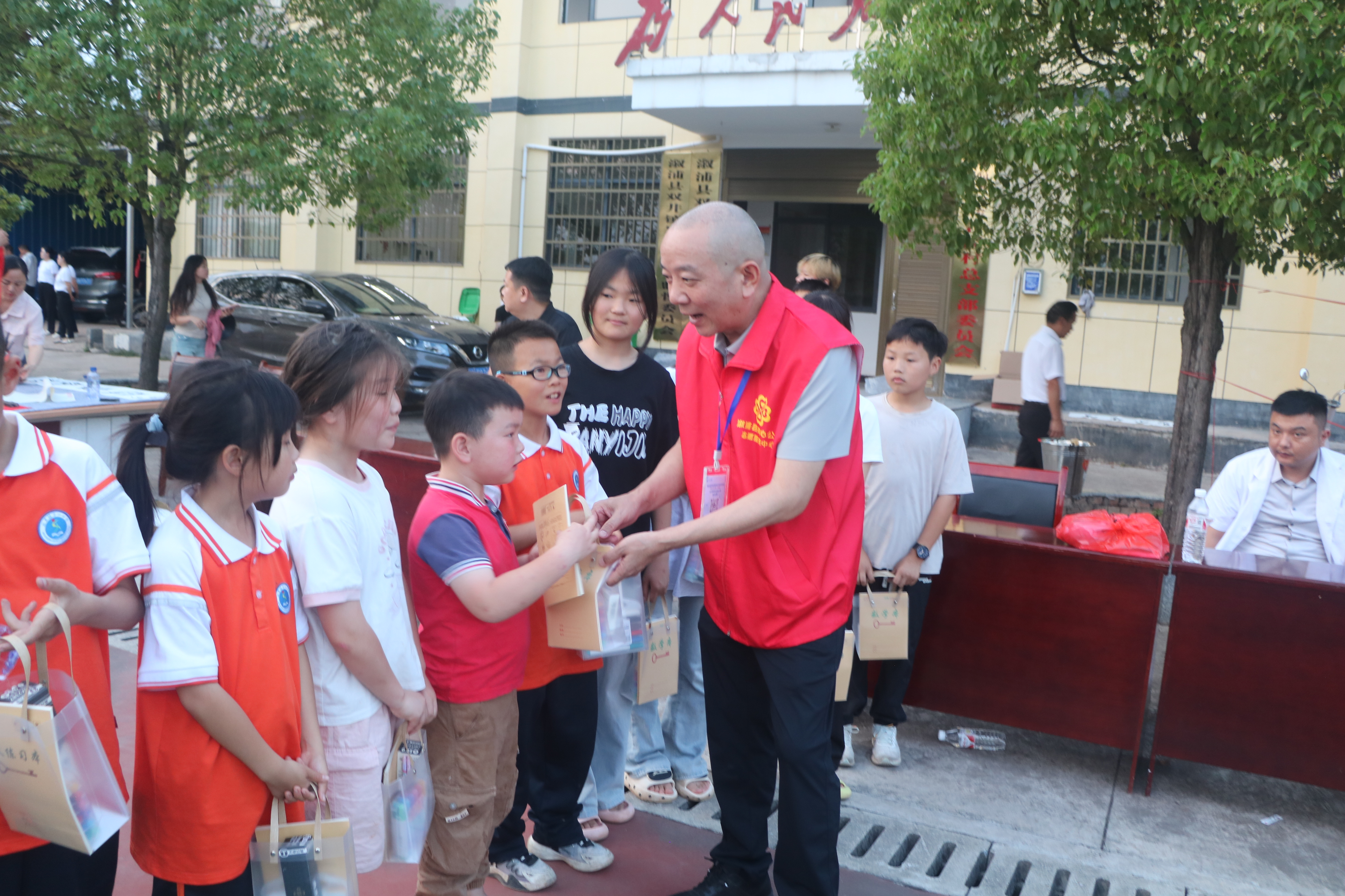 再生医学助力视力保护，公益讲座走进溆浦小学